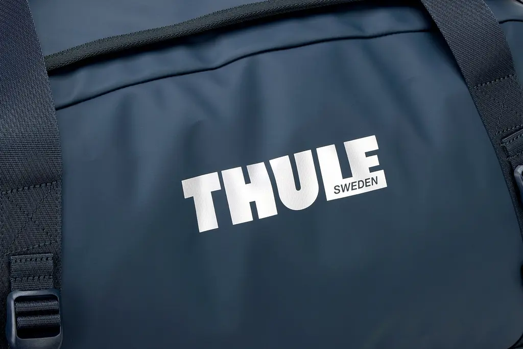 Спортивная сумка Thule Chasm Duffel 70L (Darkest Blue) 3205593 (TH 3205593) - фото 10