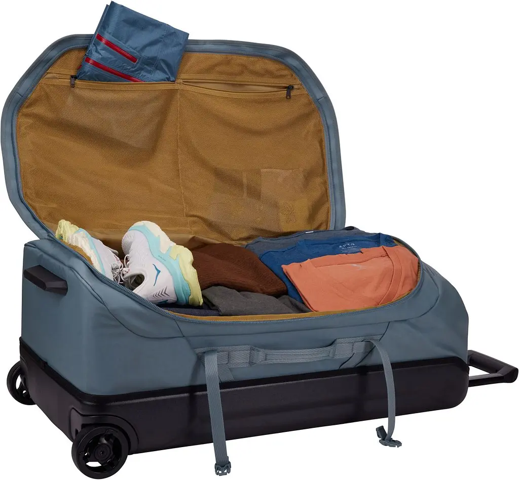 Сумка на колесах Thule Chasm Rolling Duffel Pond 3204988 - фото 6