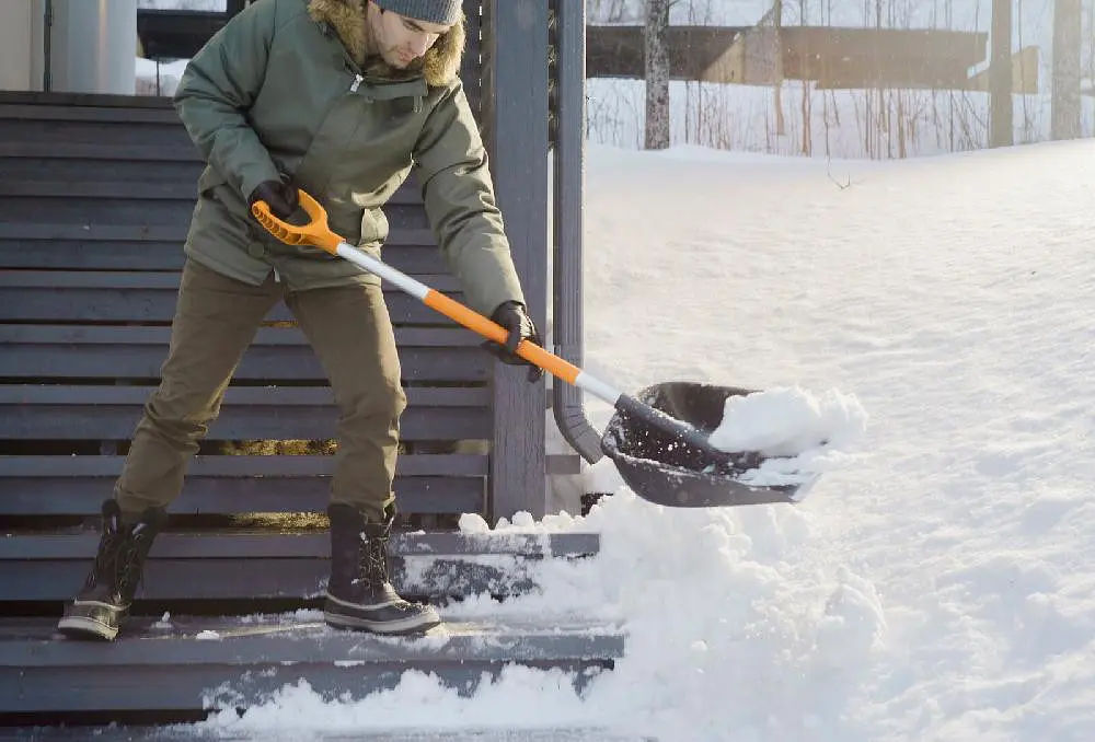 Лопата снігова Fiskars SnowXpert (1062827) - фото 4