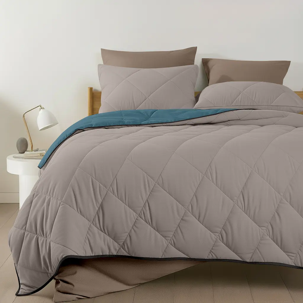Покривало Cosas TAUPE STONE CS10 200х220 см стьобане двостороннє на ліжко та диван (Blanket_84Quartz_68Sky_kt_119Smoky_200x220) - фото 4