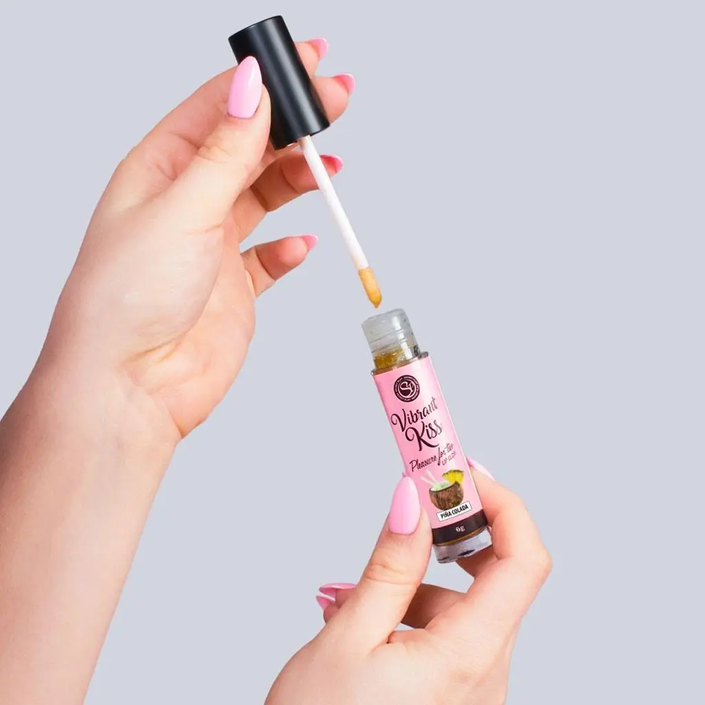 Блиск для губ Secret Play Vibrant Kiss Pina Colada 6 мл - фото 3