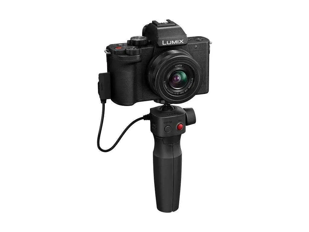 Фотоаппарат Panasonic DC-G100D + Lumix G Vario 12-32 мм + DMW-SHGR2 (DC-G100DVEGK) - фото 2