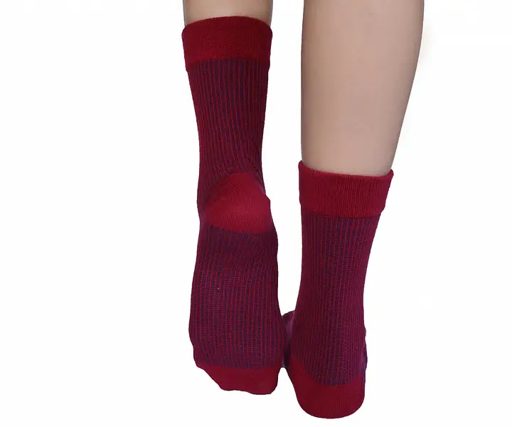 Високі шкарпетки у смужку безшовні якісні 100% ORGANIC cotton JILL ANTONY малинові 38-40 - фото 2