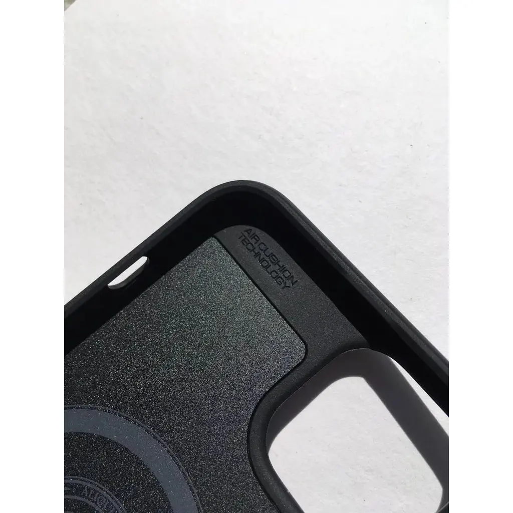 Оригінальний протиударний чохол Spigen для iPhone 13 / iPhone 14 Core Armor MagSafe MagFit Black ACS04676 - фото 8