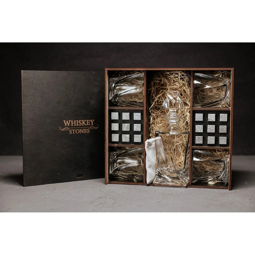 Подарунковий набір Whiskey Stones камені для віскі в дерев'яному пеналі №8 + декантер і 4 склянки Bohemia Quadro + щипці + мішечок - фото 2