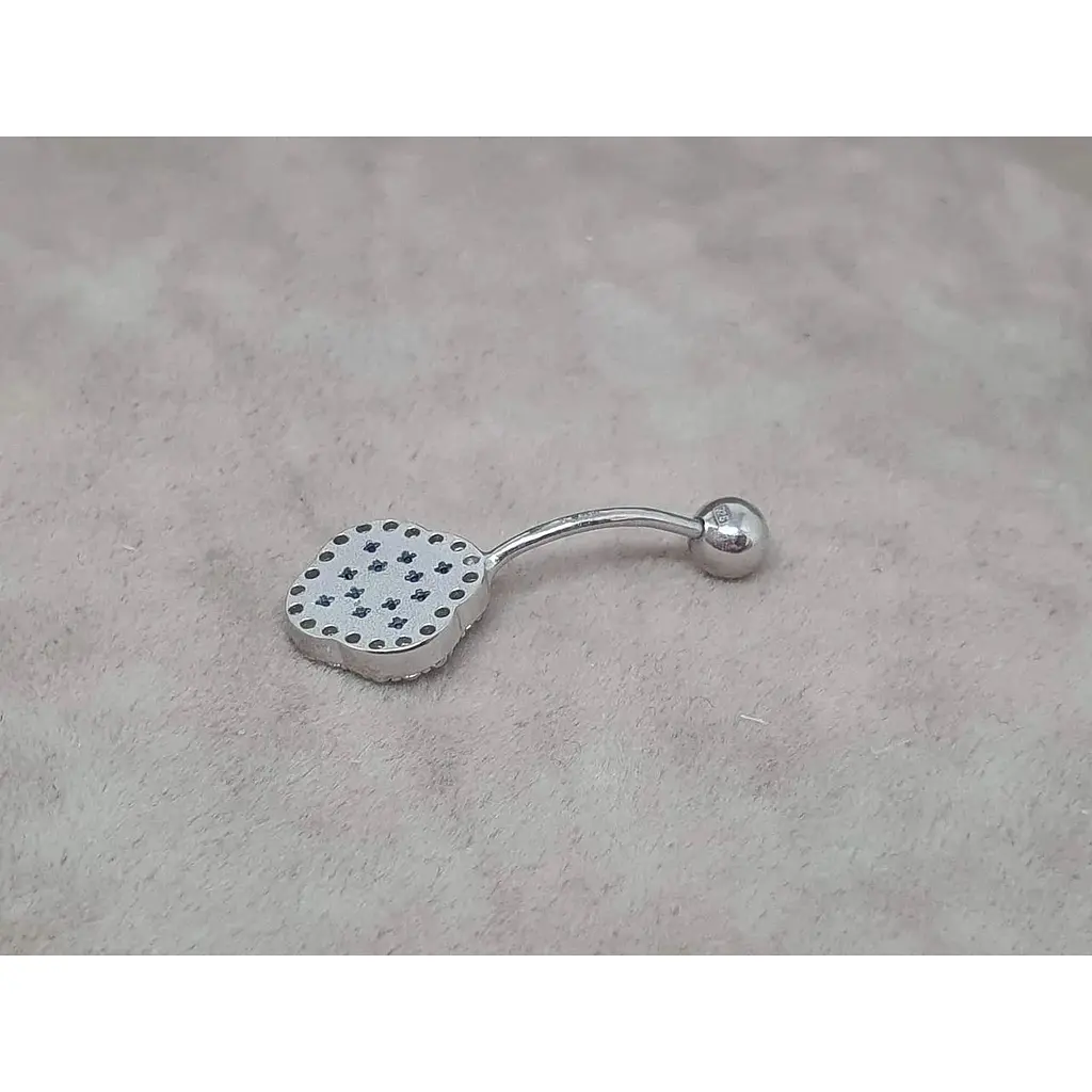 Серебряная серьга для пирсинга пупка Ирий Клевер с перламутром. 6025.2 - фото 3