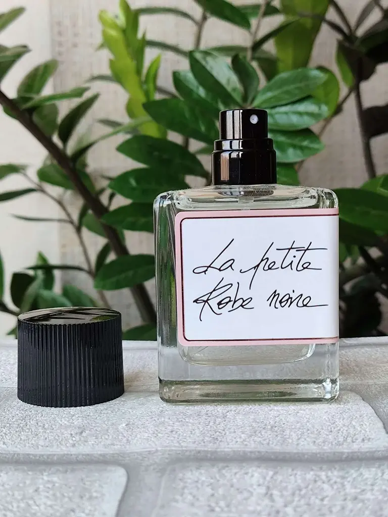 Парфуми жіночі, аромат за мотивами La Petite Robe Noire (50 мл) - фото 2