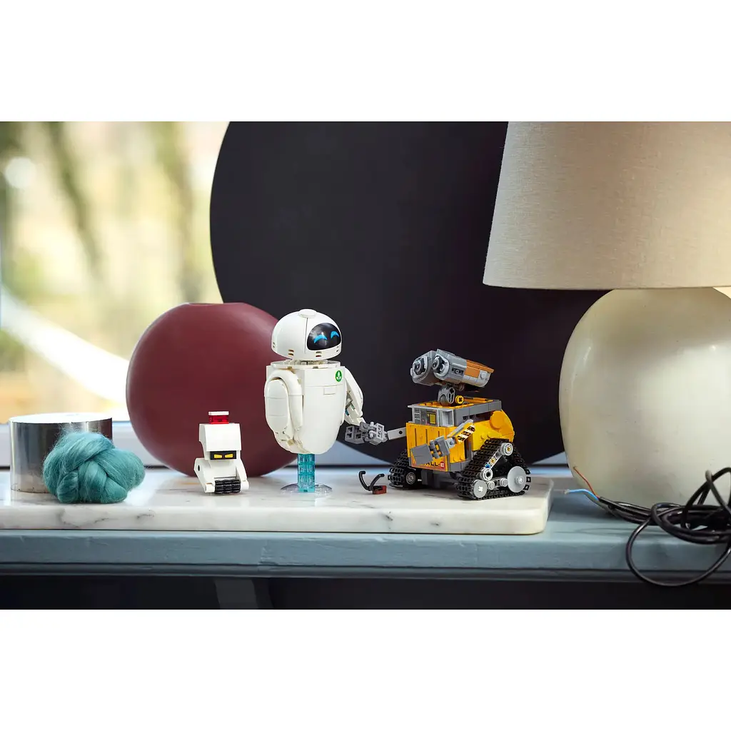 Конструктор LEGO Disney and Pixar ВОЛЛ·И и Ева 811 деталей (43279) - фото 8