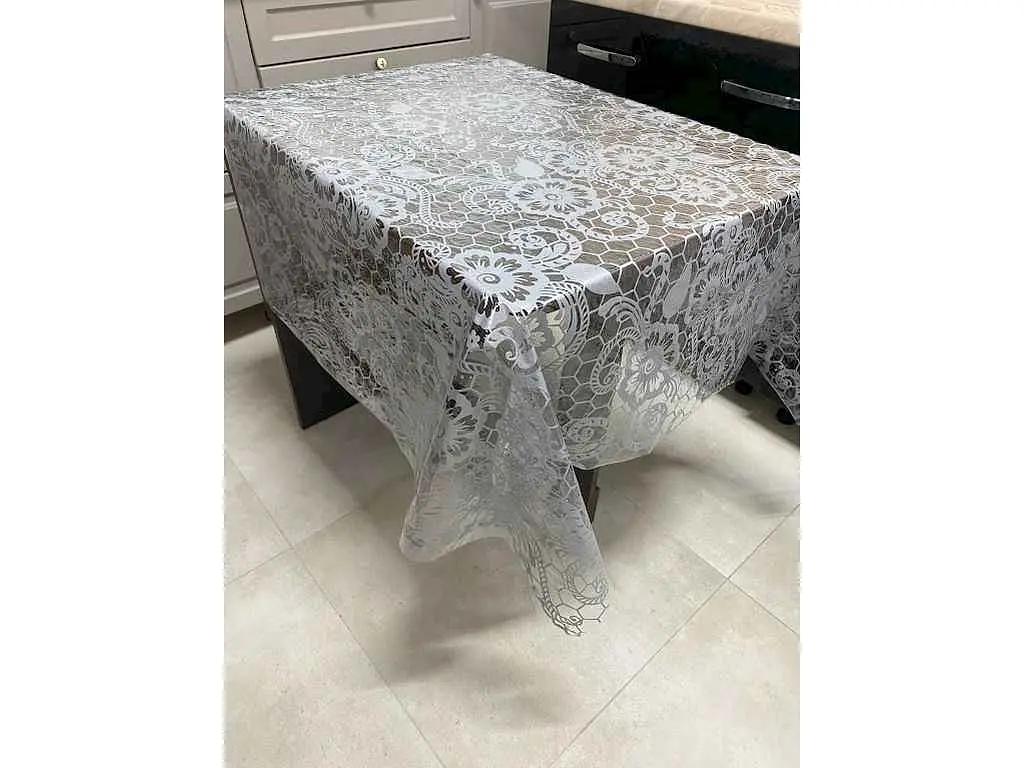 Клейонка SELENA LACE 1,35м х 22м ПВХ, ажурна "Сота срібло"