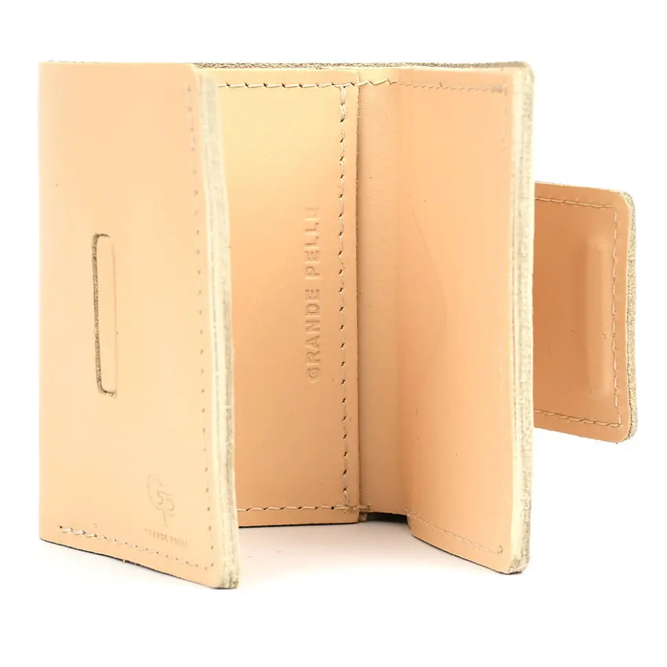 Портмоне кожаное глянец бежь GRANDE PELLE 10х7.5х1.5 см acs0032105 - фото 4