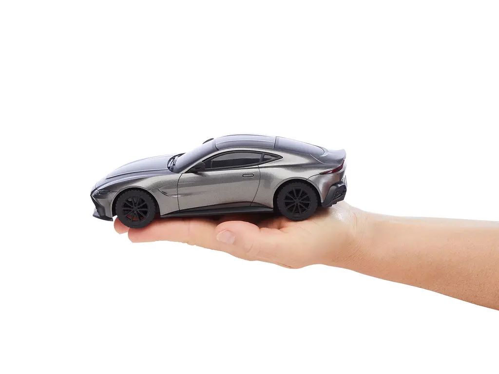 Машинка Revell Control RC Car Aston Martin Vantage на управлении серебристая 24658 - фото 5