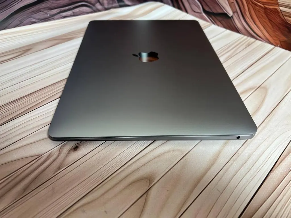 Ноутбук Apple MacBook Air 13" 2020 A2337 M1/8/256 (FVFFTBS3Q6L4) Б/в - фото 5