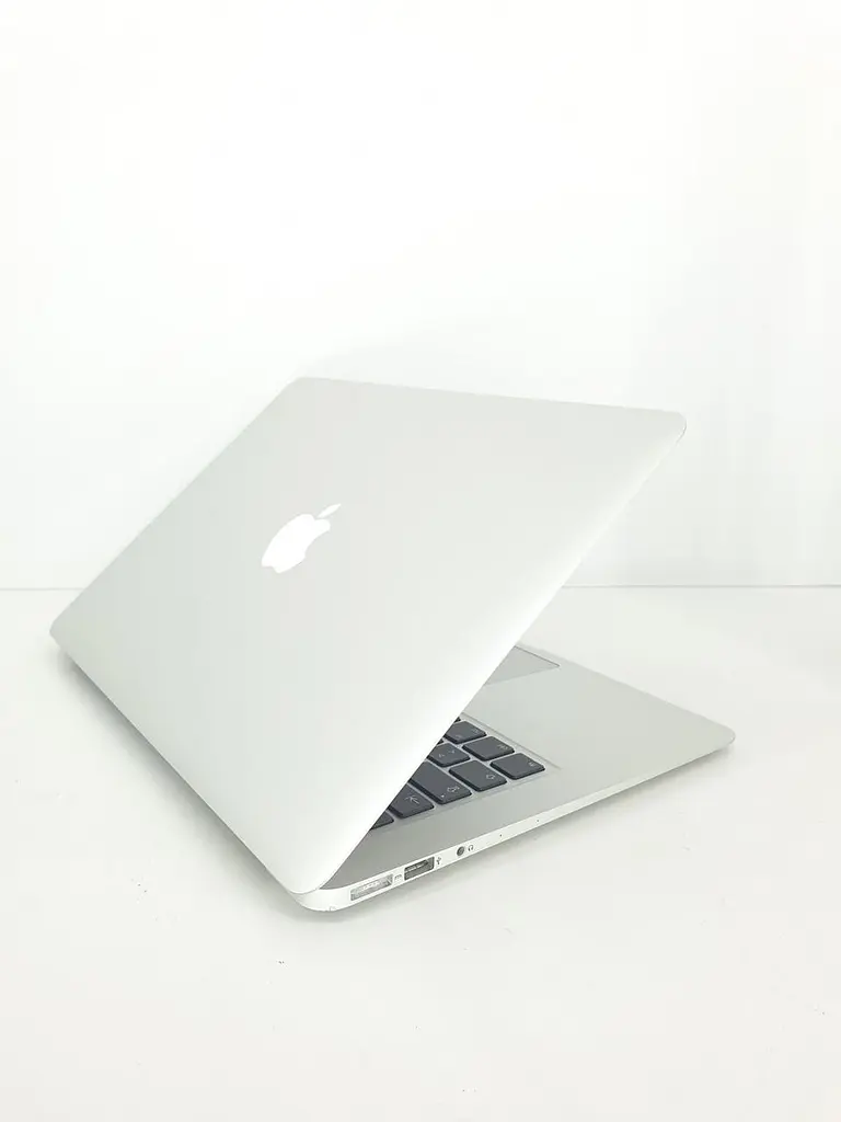 Ноутбук Apple MacBook Air 7,2 A1466 (FVFVRMM6J1WL) (i5-5350U/8/256SSD) - Class A - фото 4