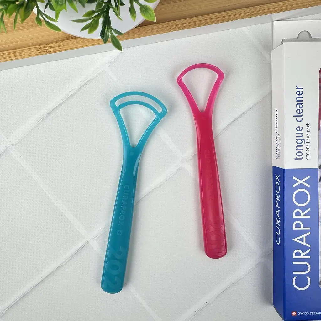 Набір скребків для язика Curaprox (зелений та рожевий), 2 шт