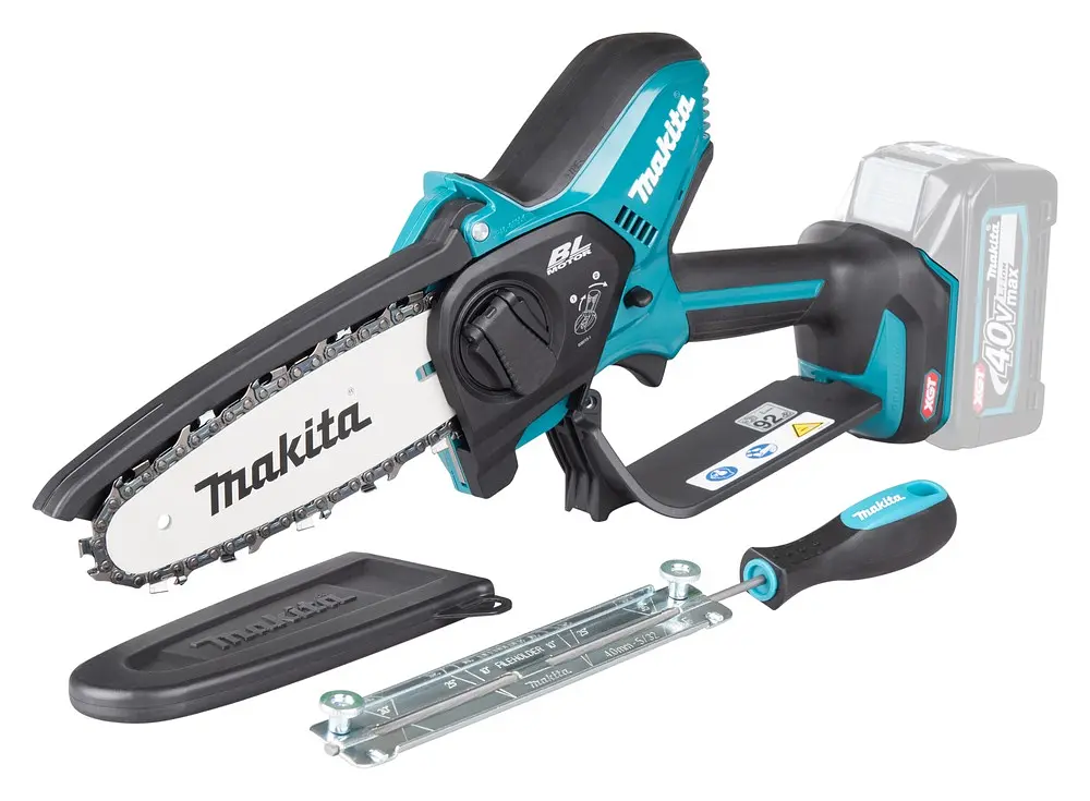 Мініпила ланцюгова акумуляторна Makita UC029G BEO3 (15 см, 8 м/с, 590 Вт, BL, XGT 40 В, комплект) - фото 2