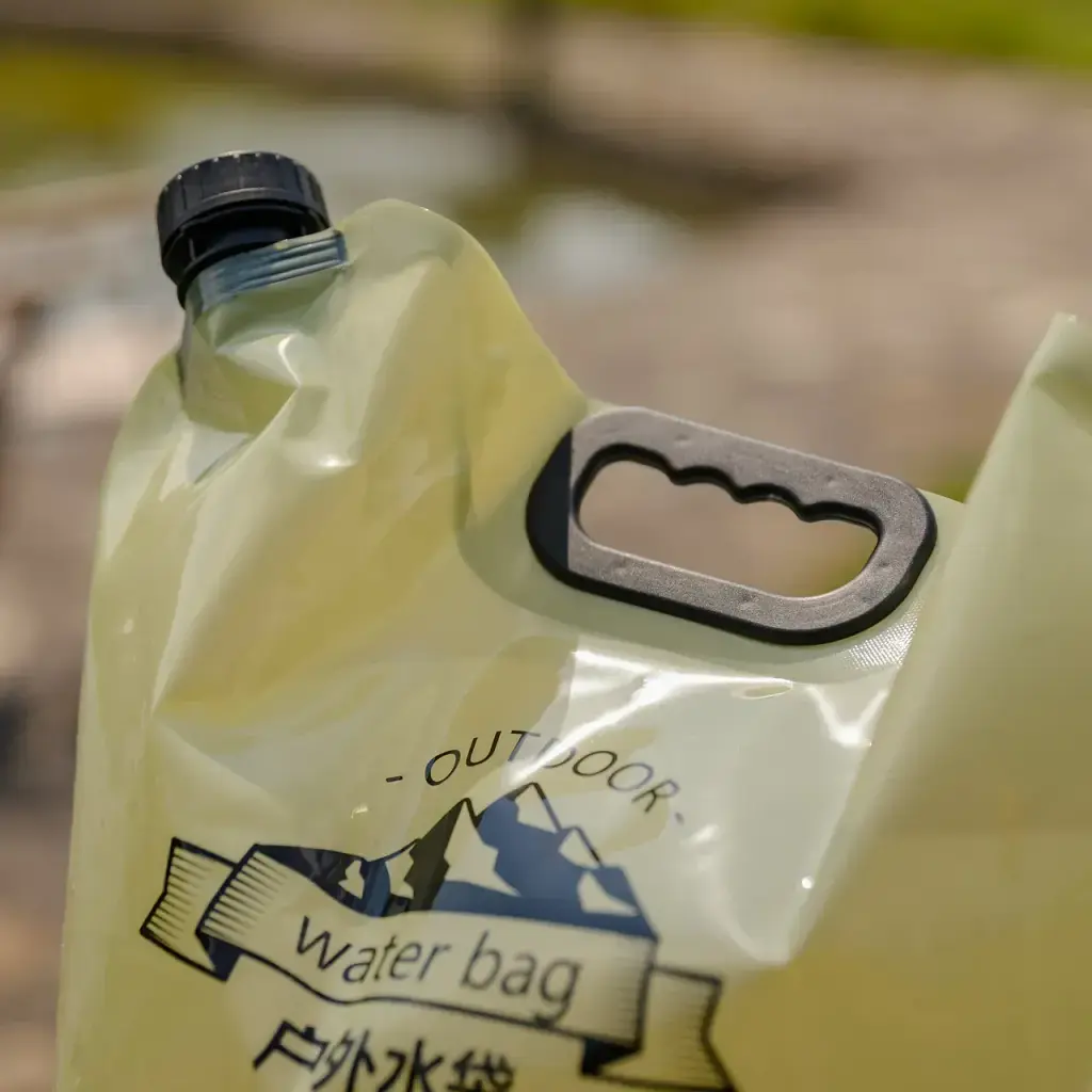 Канистра-пакет для воды на 8 литров с краном 42х31 см LUGI LU-031 - фото 4