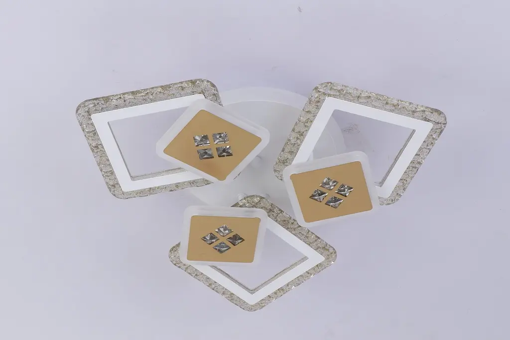 Люстра светодиодная Valeso V K39940-3 3 1 WT gold с пультом - фото 2