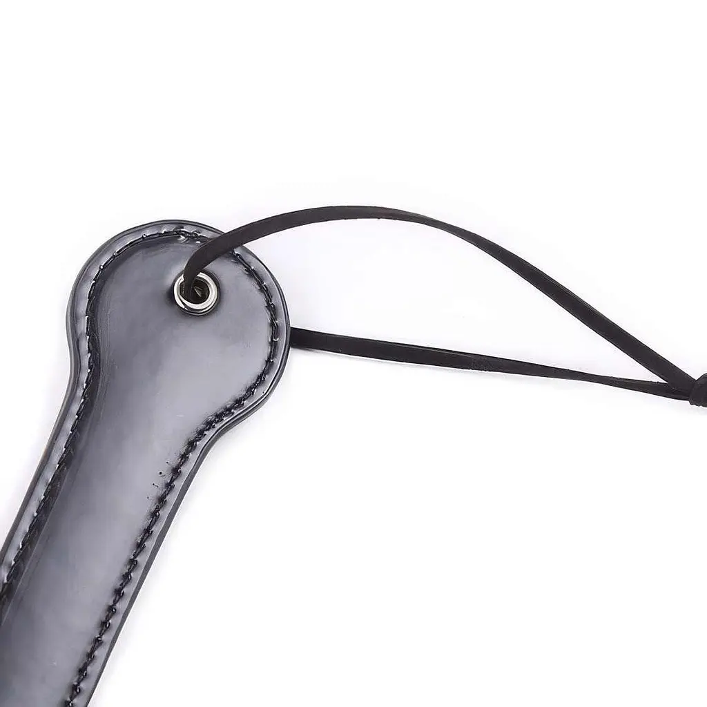 Плеть для BDSM с тиснением Xохо черная с петлей на запястье - фото 2