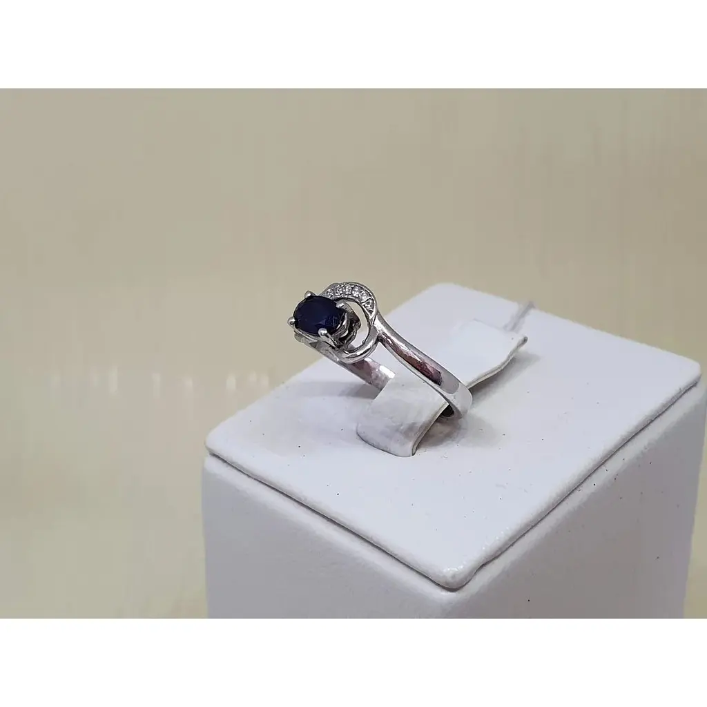 Серебряное кольцо Агни Верность с фианитами и сапфиром. 1827/9Р-SPH 16,5 - фото 4