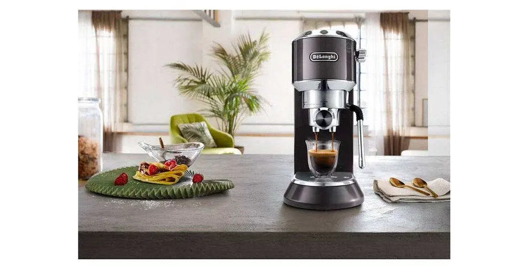 Ріжкова кавоварка еспресо Delonghi Dedica Arte EC 885.GY - фото 7