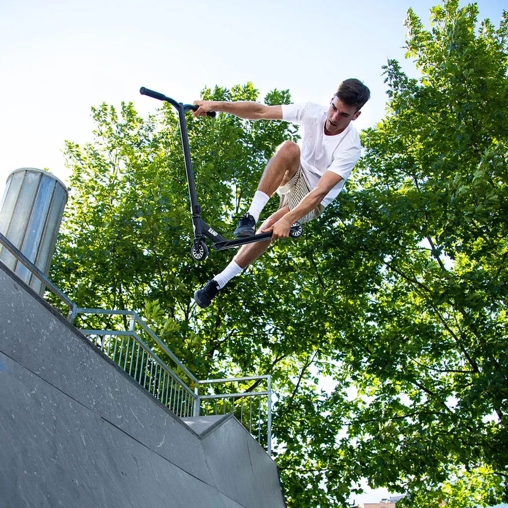 Самокат Micro Ramp, черный (SA0190) - фото 8