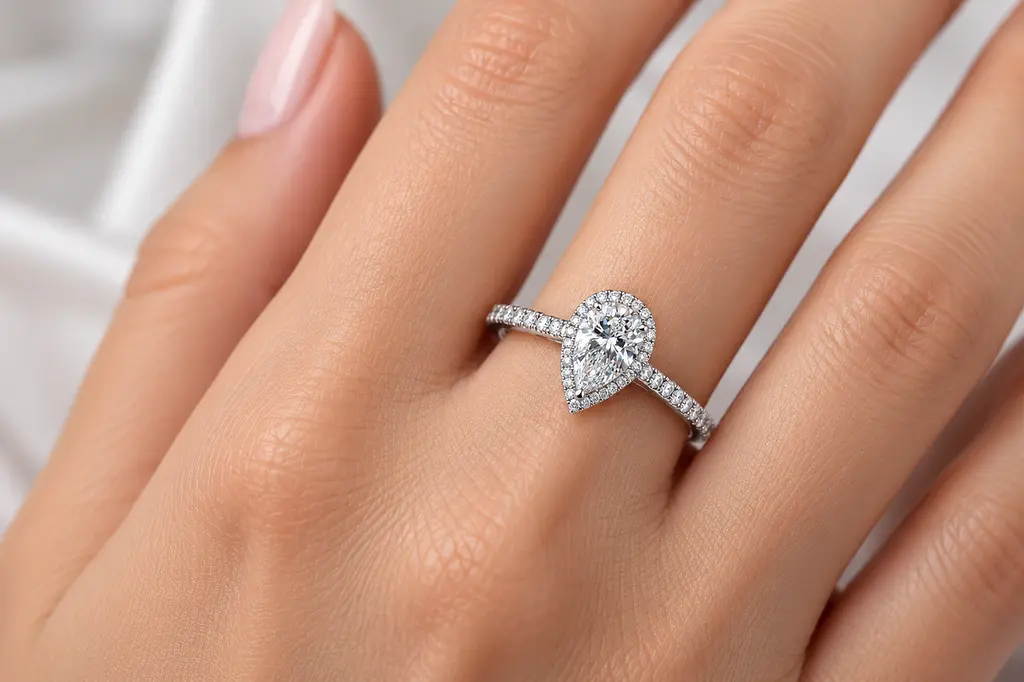 Золота каблучка Jewellery Continent з діамантом 1,00 ct огранки "Груша" 18.5 (К-0940) - фото 3