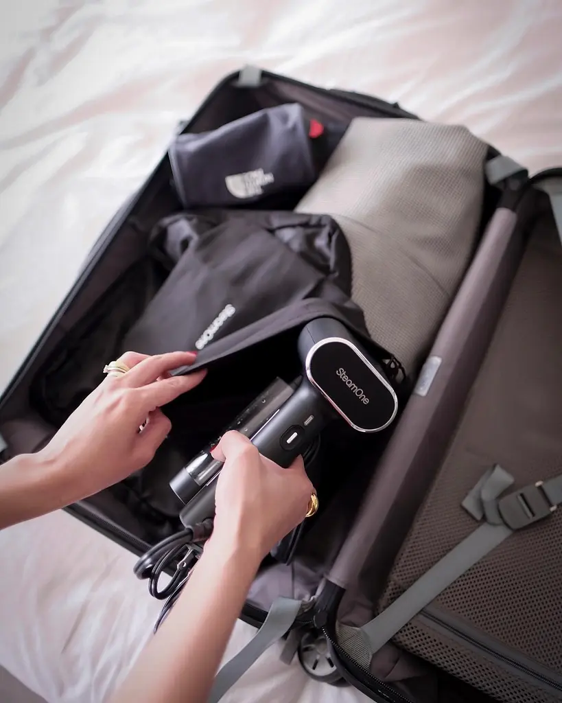 Отпариватель портативный SteamOne черный (EUNS150B) - фото 4