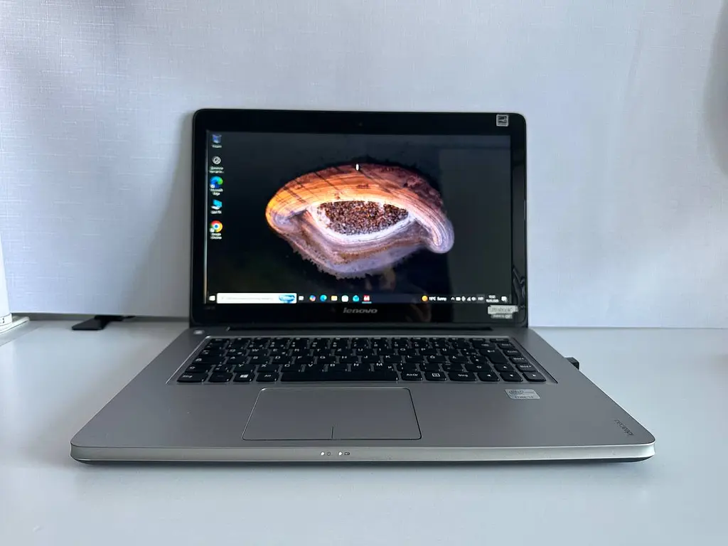 Ноутбук Lenovo IdeaPad U410 14" (i7-3537U / 8GB / SSD 128GB / GeForce 710M 2GB) б/в - фото 2