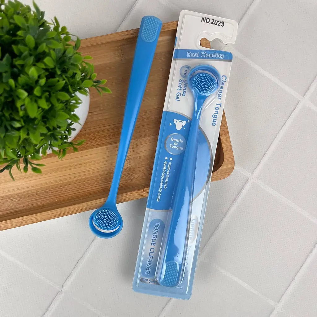 Скребок для язика Dual Cleaning (блакитний) - подвійне очищення: скребок + щетинки - фото 4