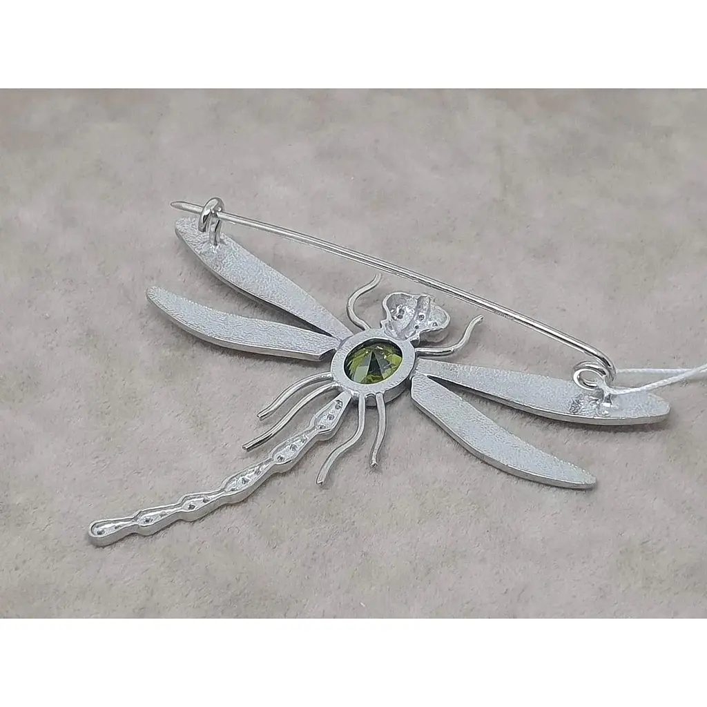 Серебряная брошь Vegas Стрекоза с фианитами и эмалью. 70001Р Хризолитовый - фото 3