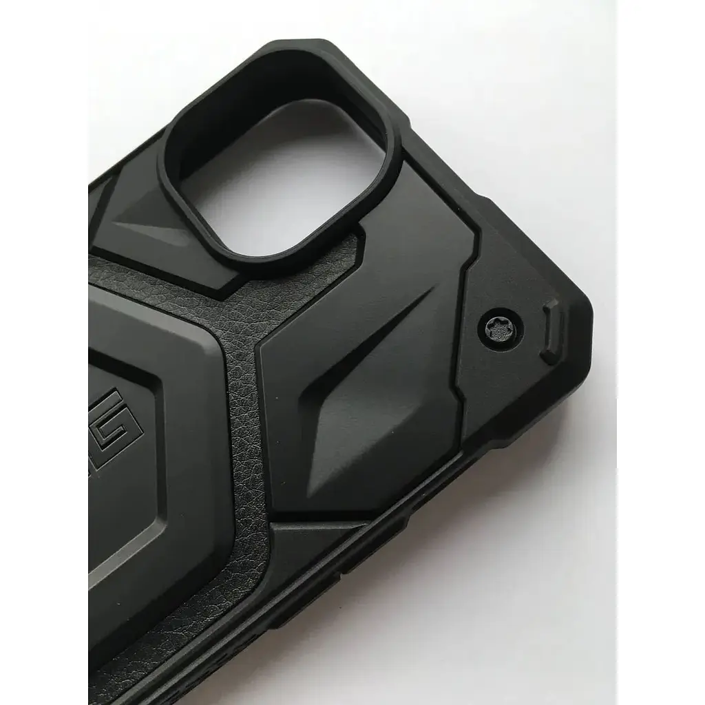 Оригинальный противоударный чехол UAG Monarch Pro MagSafe для iPhone 14 Plus/15 Plus Black 114029114040 - фото 6