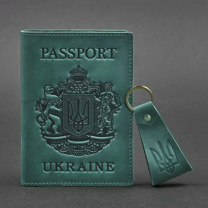 Подарунковий набір шкіряних аксесуарів з українською символікою зелений - фото 5