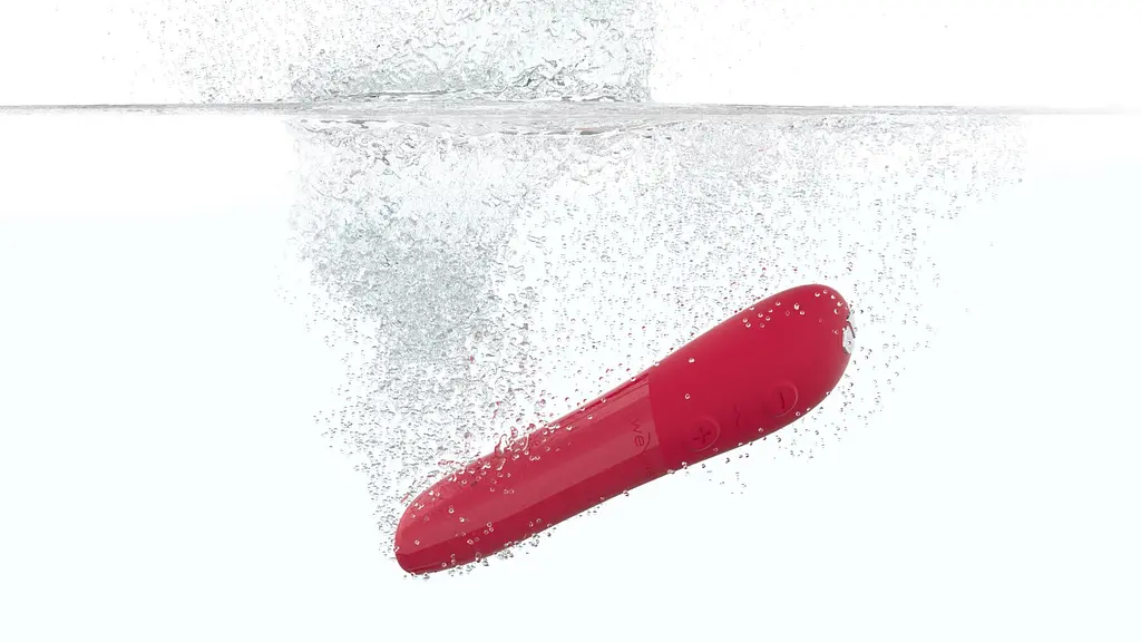 Потужна віброкуля Tango X Cherry Red by We-Vibe, 7 режимів вібрації, 8 рівнів інтенсивності - фото 3