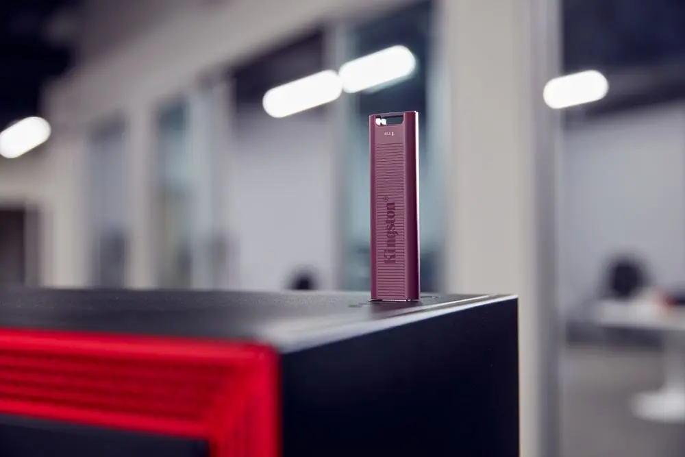 Флеш-накопитель USB3.2 1TB Kingston DataTraveler Max Red (DTMAXA/1TB) - фото 3