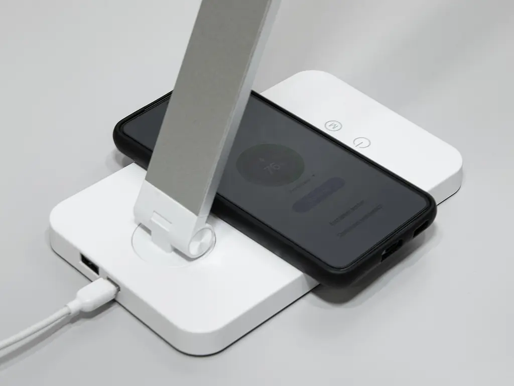 Світлодіодна настільна лампа з бездротовою зарядкою Diasha A855SL wireless charge - фото 4