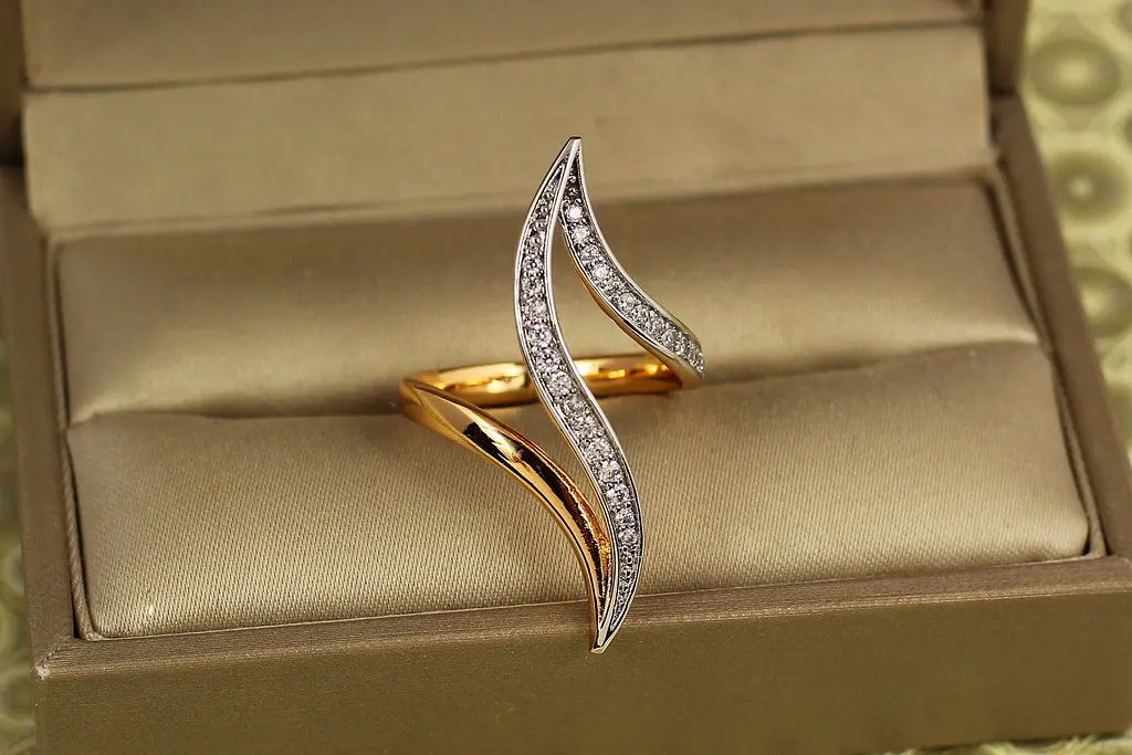 Кільце Xuping Jewelry перстень лілія з родієм р 17 золотисте