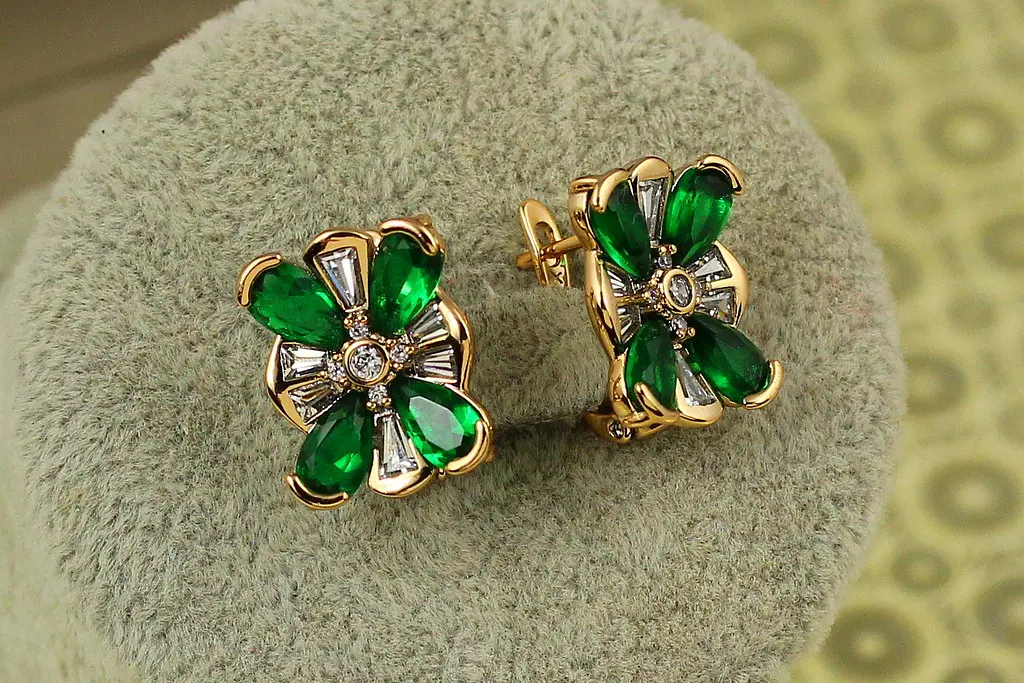 Сережки Xuping Jewelry бурлеск із зеленим каменем 1,7 см золотисті - фото 2