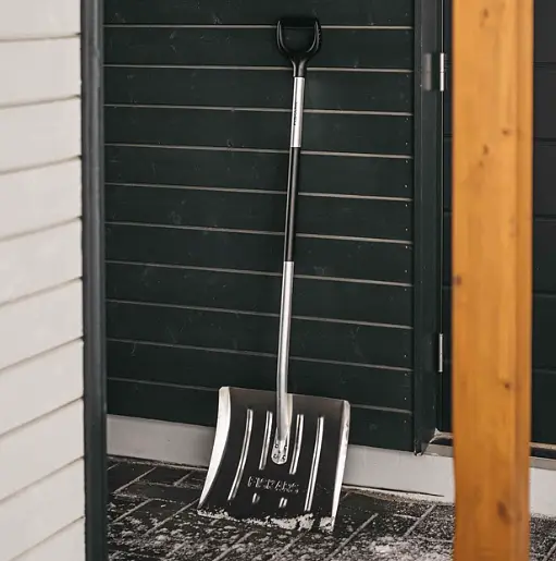Лопата для прибирання снігу Fiskars Snow Light 143060 (1001636) - фото 4