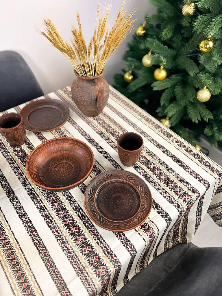 Лляна різдвяна скатертина з українським орнаментом Святогор червоний 490х150 см - фото 2