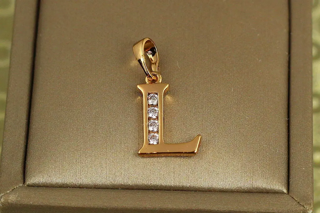 Кулон Xuping Jewelry літера L 1.5 см золотистий