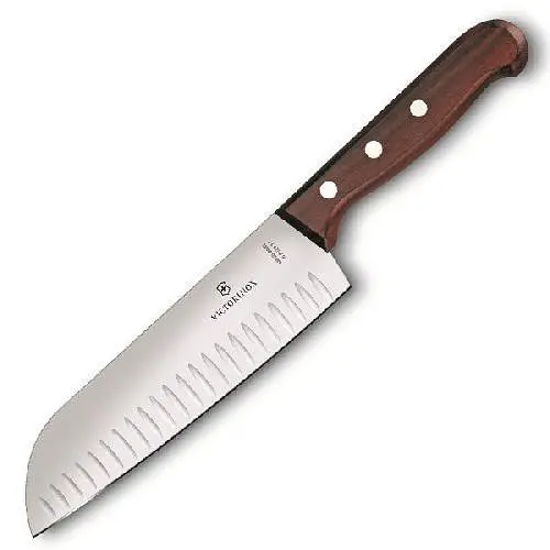 Кухонний ніж Victorinox Wood Santoku лезо 17см ріфл. з дерев. ручкою у подар.упак. - фото 2