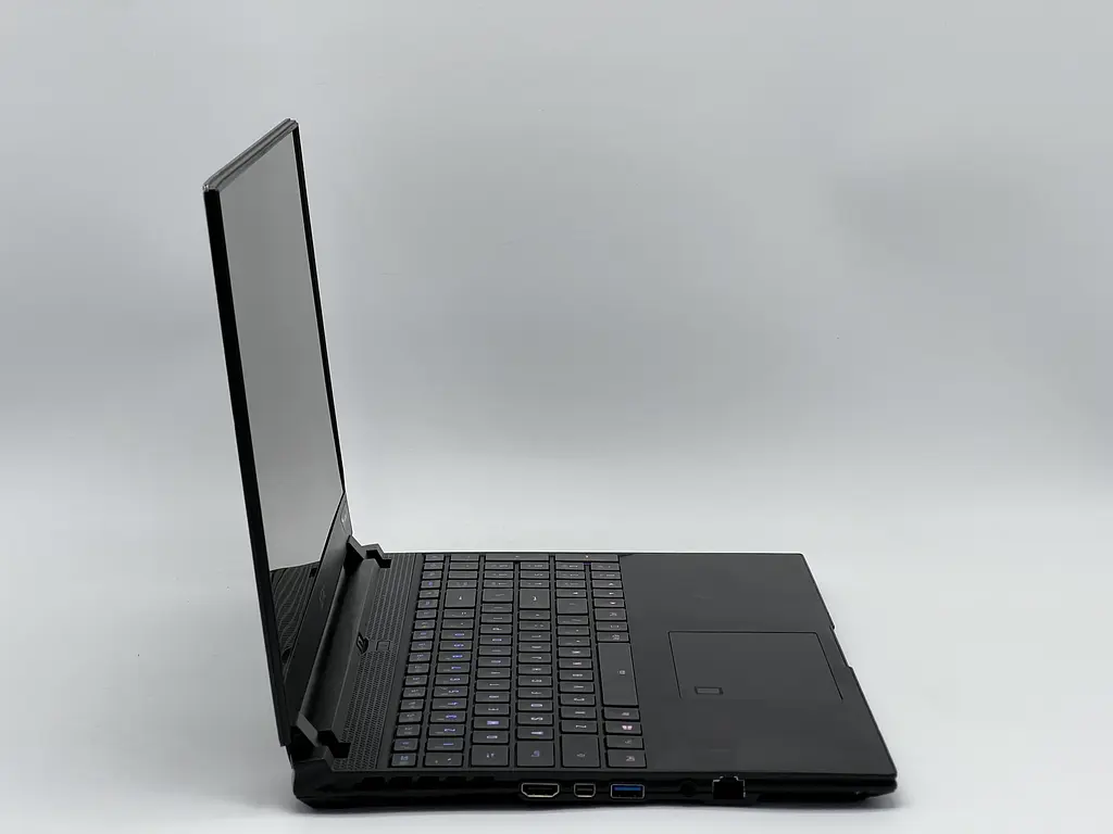 Ноутбук GIGABYTE 15.6" Aero 15 OLED KC RP75, i7-10870H, 16 GB, 960 GB, NVIDIA GeForce RTX 3060, 3840x2160, OLED (SH2510807) Б/у - фото 3