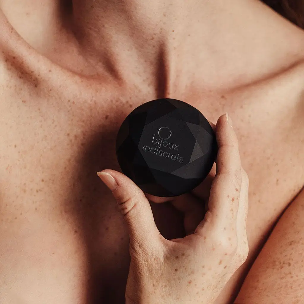 Вібромасажер діамант Bijoux Indiscrets - Twenty One Black, стильний аксесуар для дамської сумочки - фото 5