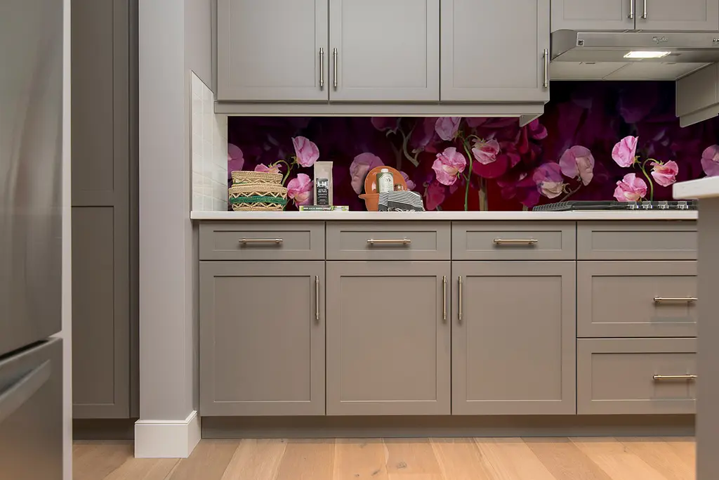 Кухонний фартух самоклеючий Рожеві польові Квіти наклейка ПВХ абстракція 60х250 см Happy Pocket Z180337 - фото 4