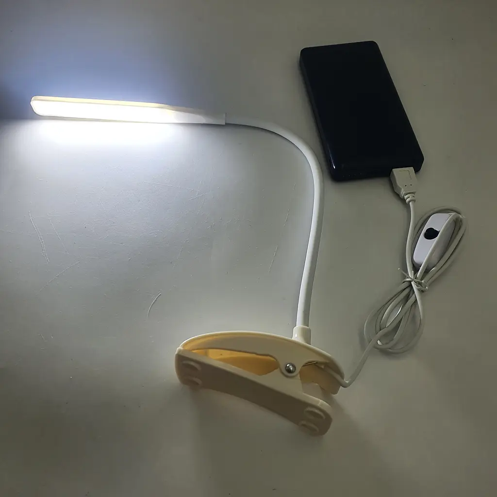 Світлодіодна настільна USB-лампа 14 LED гнучка на прищіпці з вимикачем UKC TUBE LIGHT 7388 блакитна - фото 2