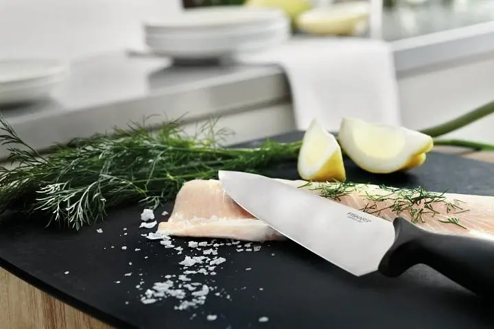 Ніж для овочів Fiskars Essential 7,5 см (1023780) - фото 2