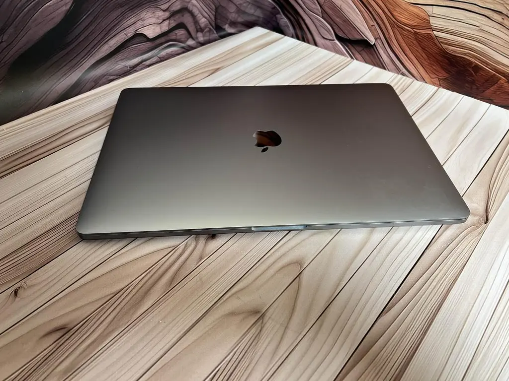 Ноутбук Apple MacBook Pro 15" 2018 i7-8850H/32/512 (C02Y13FFJGH6) Б/в - фото 7