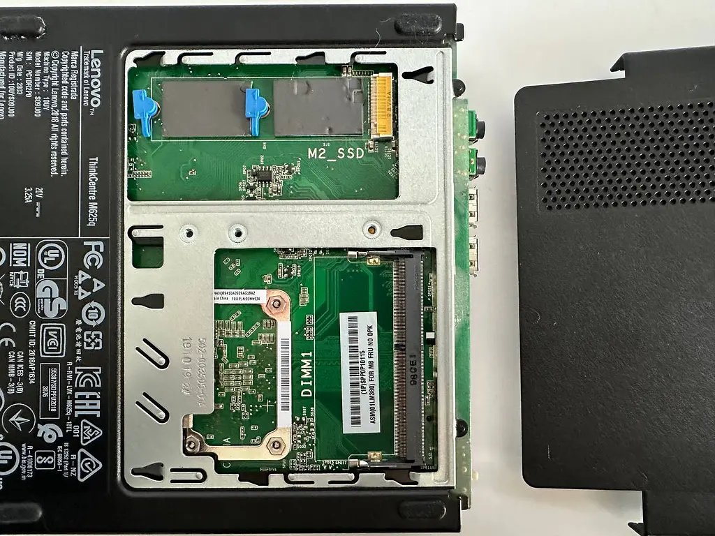 Комп'ютер Lenovo ThinkCentre M625q Tiny (AMD E2-9000e / 0GB DD4 / SSD 0GB) б/в - фото 8