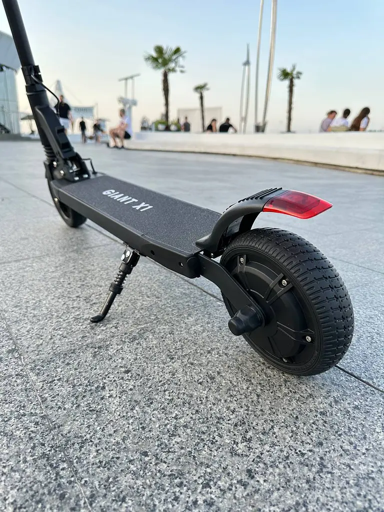 Электросамокат GIANT City X1 350W 7.5Ah черный (модель 2025 года) - фото 7