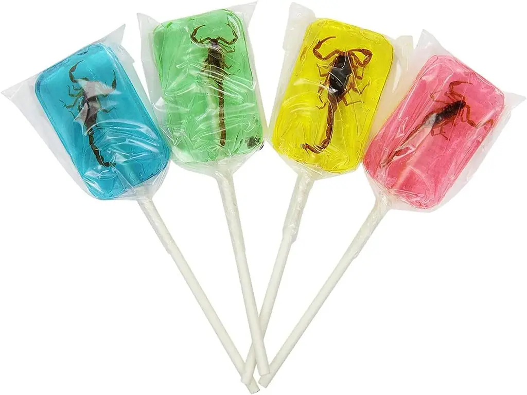 Льодяник зі скорпіоном Hotlix Scorpion Suckers Lollipop 1шт, 28г - фото 2